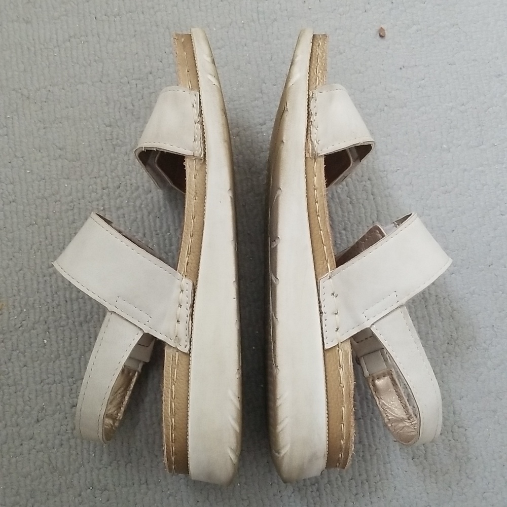 Inblu Light Gray Sandals - Picture 3 of 3